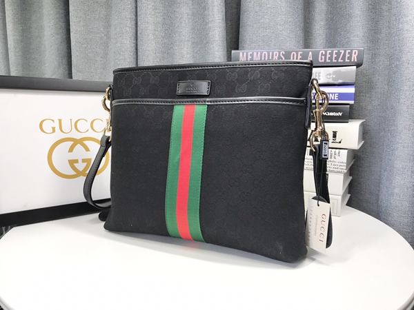 激安グッチバッグコピー側面デザイン